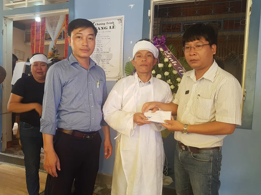 Báo SGGP trao tiền hỗ trợ gia đình chú rể trong vụ tại nạn thảm khốc ảnh 1