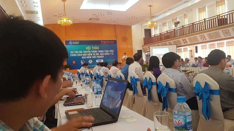 Hàng trăm đại biểu tham dự hội thảo