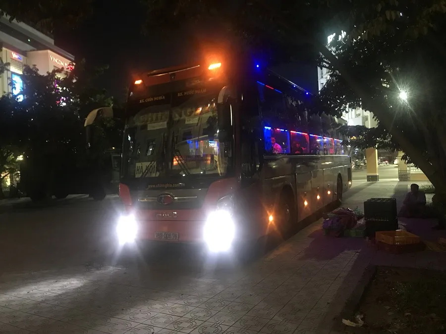 Phát hiện hàng ngàn cá thể rắn dưới hầm xe khách giường nằm ảnh 1