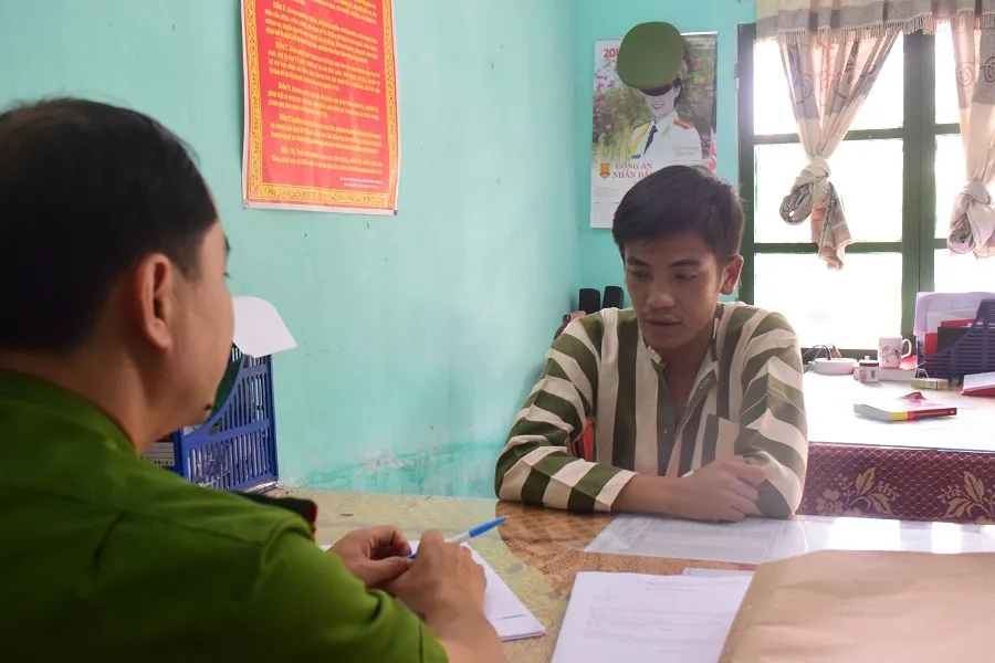 Bắt tại trận 54 đối tượng đang sát phạt bằng đá gà ảnh 2