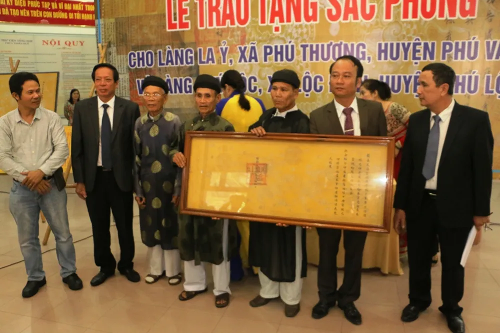 La Ỷ và Quý Lộc đón rước nhiều sắc phong quý hiếm hồi hương ảnh 1