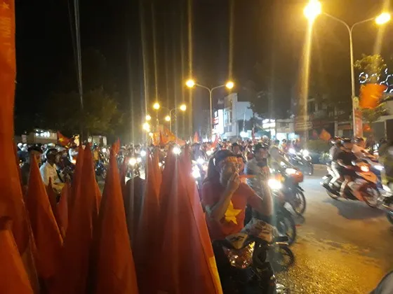 Nức lòng khi Việt Nam vào Chung kết AFF Cup ảnh 11