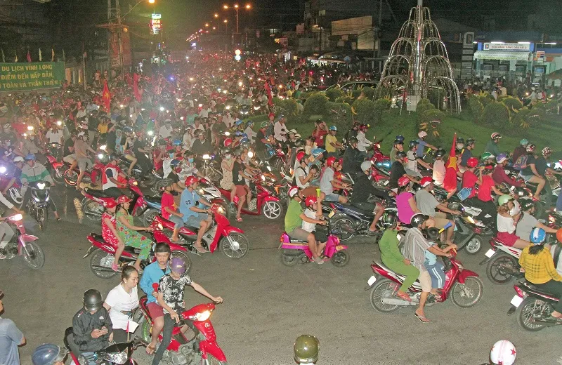 Nức lòng khi Việt Nam vào Chung kết AFF Cup ảnh 13