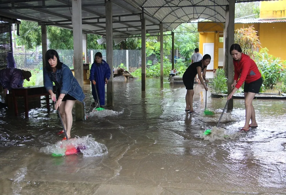 Điều tiết lũ qua tràn và tuabin hồ thủy điện lớn nhất Thừa Thiên – Huế ảnh 1