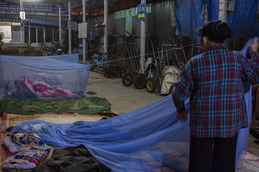 Nhọc nhằn phận nữ bốc vác tại chợ Đông Ba ngày giáp Tết   ảnh 3