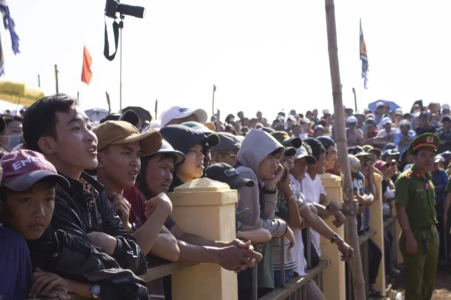 Làng Sình khai hội vật đầu xuân ảnh 3