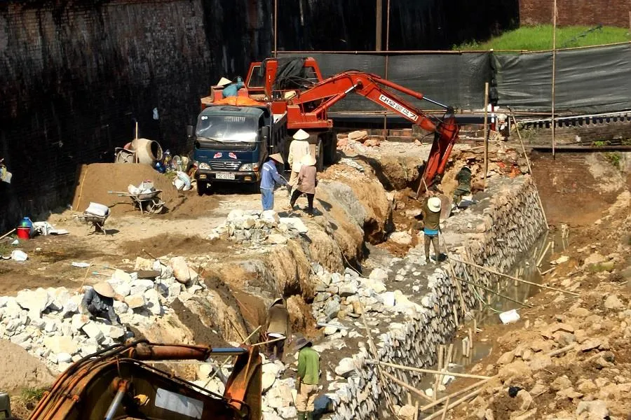Làm mới kè hộ thành hào trước Kinh thành Huế liệu có bảo tồn được di sản? ảnh 2