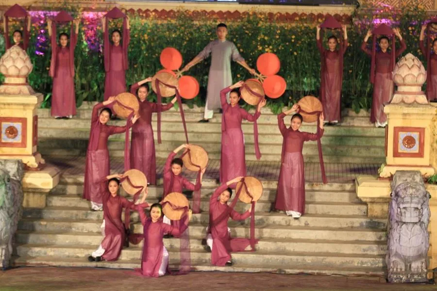 Lộng lẫy đêm khai mạc Festival nghề truyền thống Huế 2019 ảnh 7