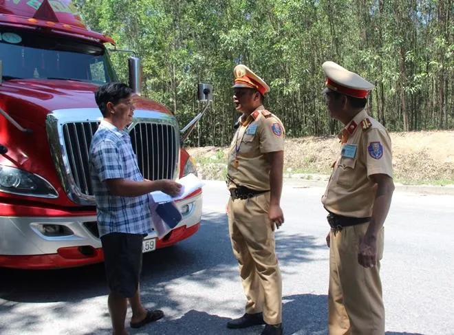 Thừa Thiên - Huế: Phát hiện nhiều tài xế vi phạm nồng độ cồn ảnh 1