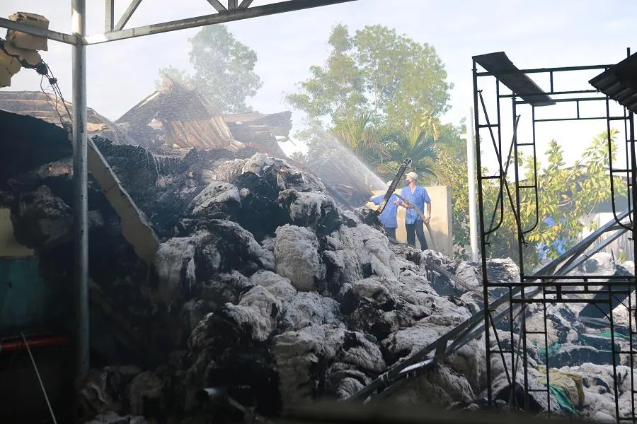 Cháy lớn ở Khu công nghiệp Phú Bài  ảnh 3