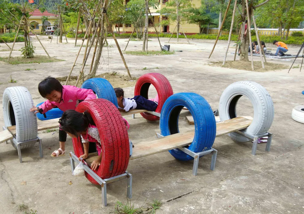 Ngày hè của trẻ vùng quê ảnh 5