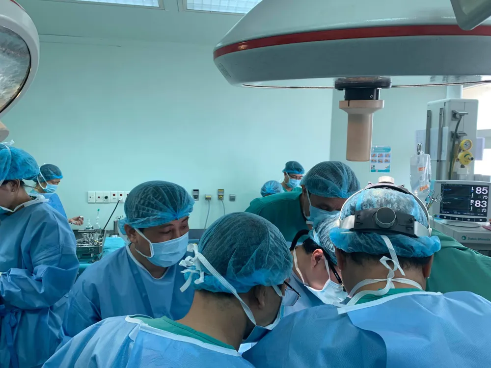 Chạy đua với thời gian thực hiện cùng lúc 2 ca ghép tạng xuyên Việt  ảnh 4