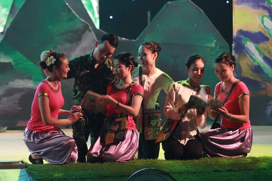 Khai mạc Hội diễn văn hóa tuyến biên giới, biển đảo miền Trung-Tây Nguyên ảnh 4