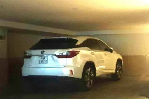 Thôi đình chỉ công tác 2 công an liên quan vụ cấp số đẹp cho xe Lexus ảnh 1