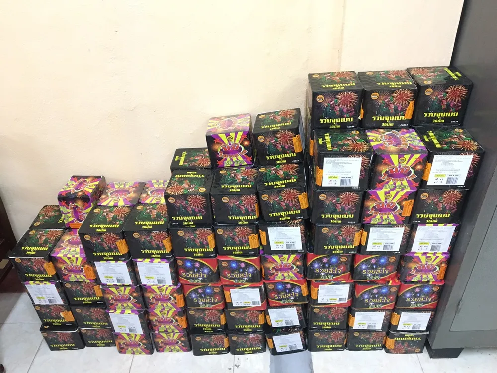 Bắt xe khách chở 4.320 viên pháo lậu ảnh 2