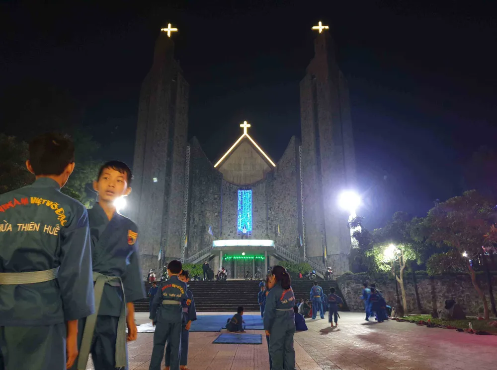 Đổi thay ở xứ đạo Phủ Cam ảnh 1