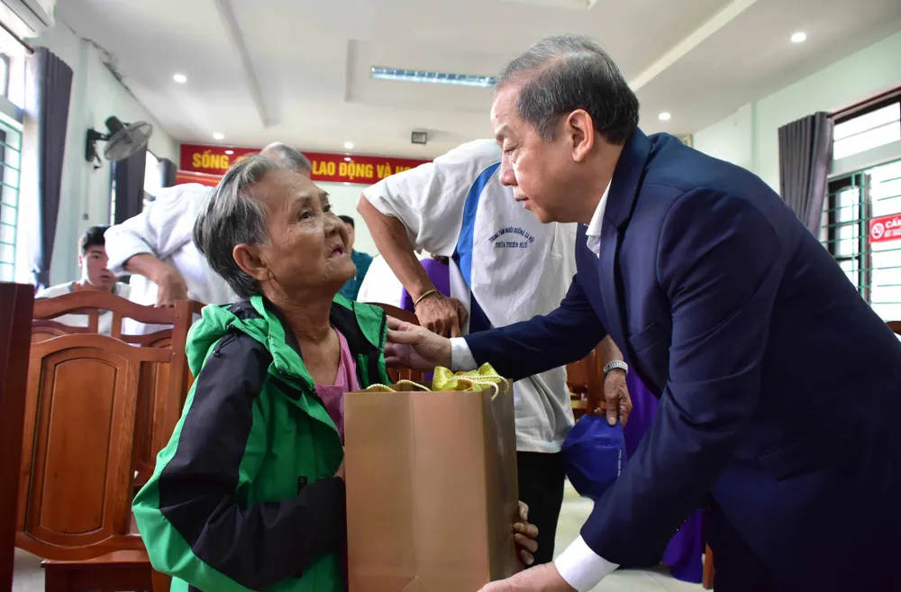 Xuân Thái Hòa trên Kinh thành Huế ảnh 2