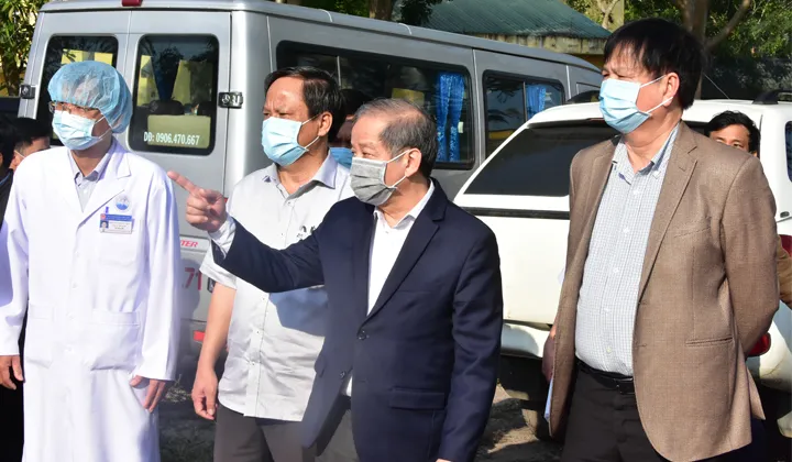 Diễn tập cứu chữa bệnh nhân nghi nhiễm nCoV tại nhà  ảnh 1