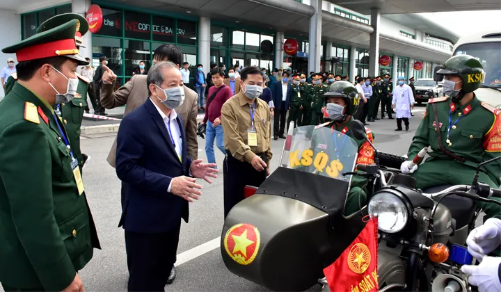 Bệnh viện Trung ương Huế bắt đầu thực hiện xét nghiệm nCoV ảnh 2