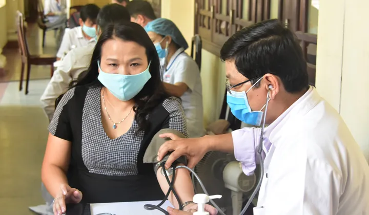 Nhiều cán bộ chỉ đạo phòng chống dịch Covid-19 tại Huế hiến máu cứu người ảnh 1