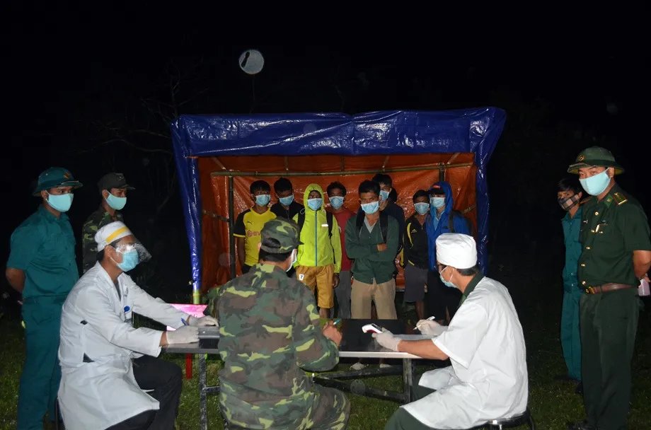 Phát hiện thêm 12 đối tượng vượt biên trái phép để trốn cách ly ảnh 1