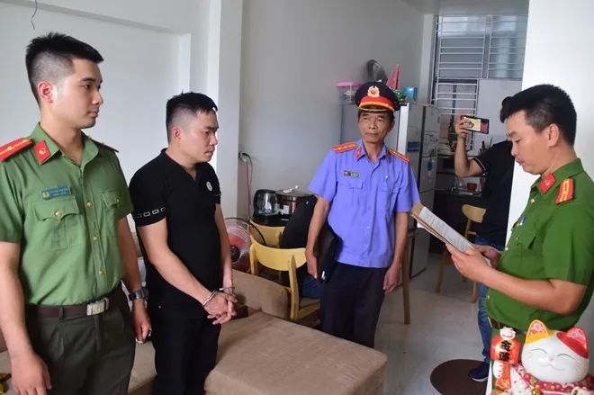 Bắt nhóm đối tượng dùng Facebook lừa đảo chiếm đoạt tài sản hơn 117 tỷ đồng ảnh 1