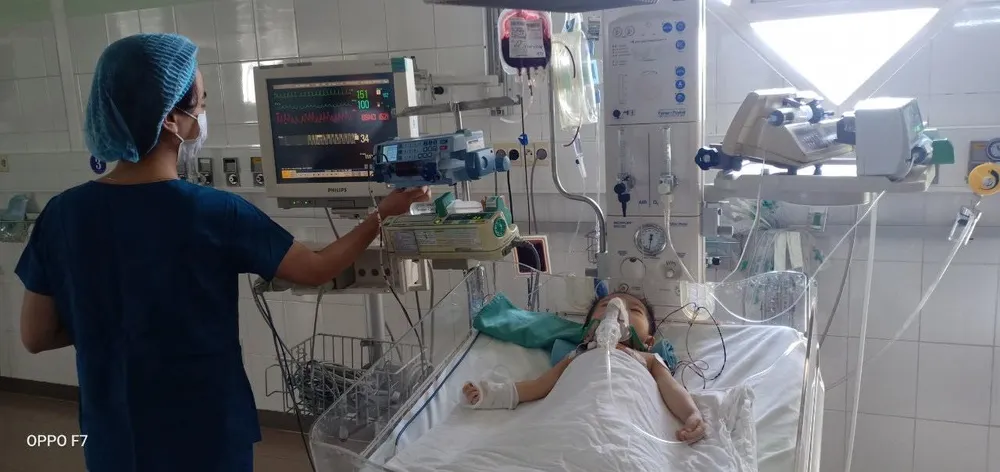 Lần đầu phẫu thuật Hybrid cho bệnh nhi bị tim bẩm sinh phức tạp ở Việt Nam ảnh 2