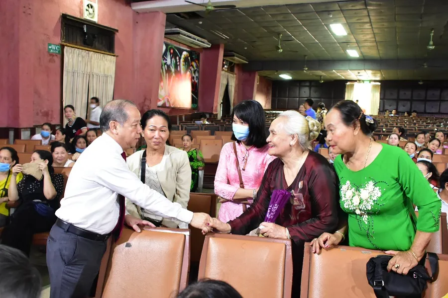 Vận động tiểu thương xây dựng thương hiệu "Đến chợ Đông Ba thì không lo về giá" ảnh 1