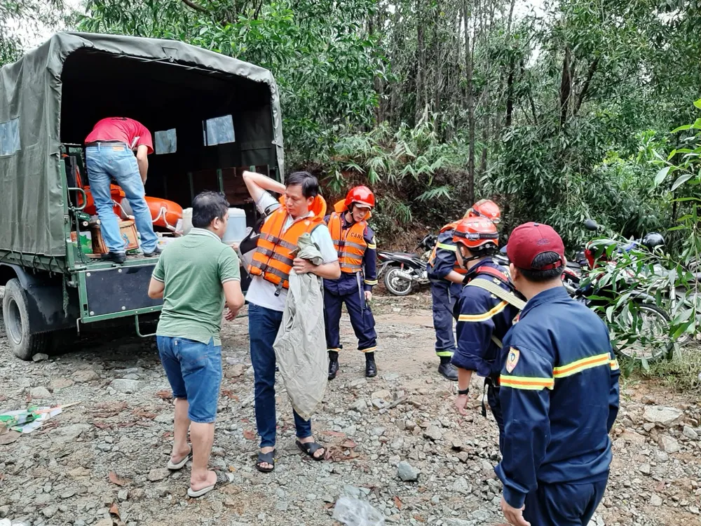Tan hoang thủy điện Rào Trăng 3 ảnh 4