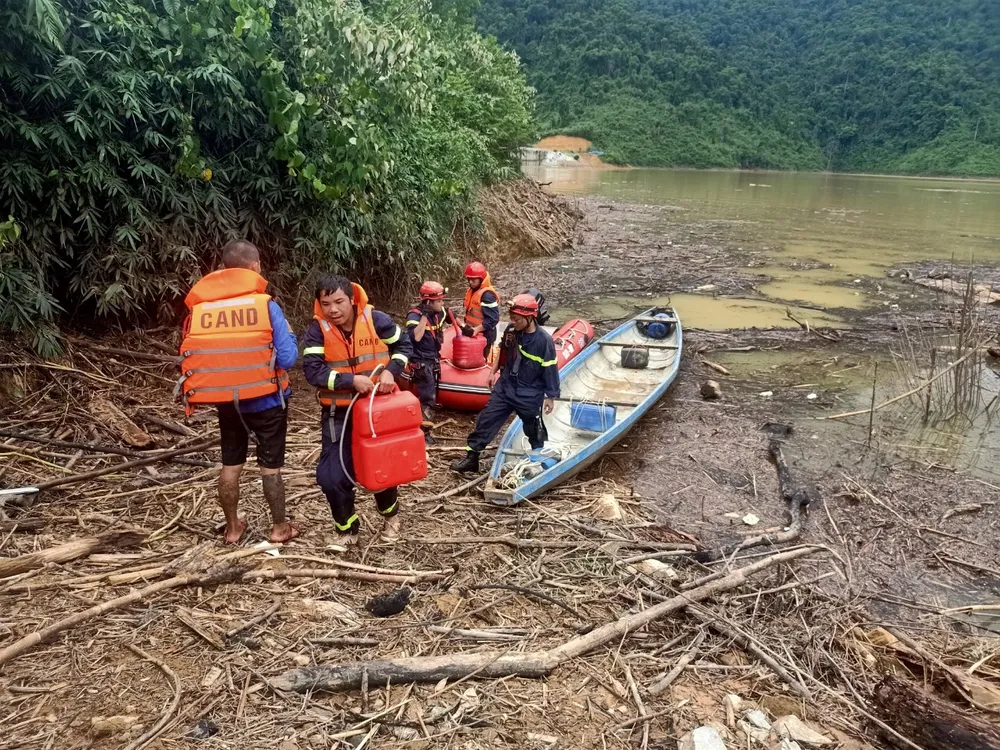 Tan hoang thủy điện Rào Trăng 3 ảnh 11