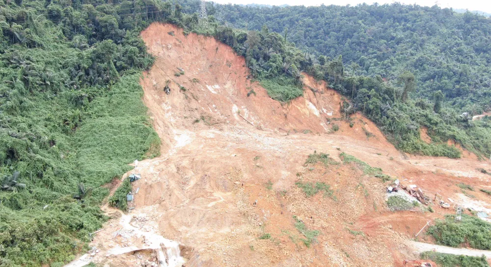 Thời tiết bất lợi cho công tác cứu hộ tại thủy điện Rào Trăng 3  ảnh 2