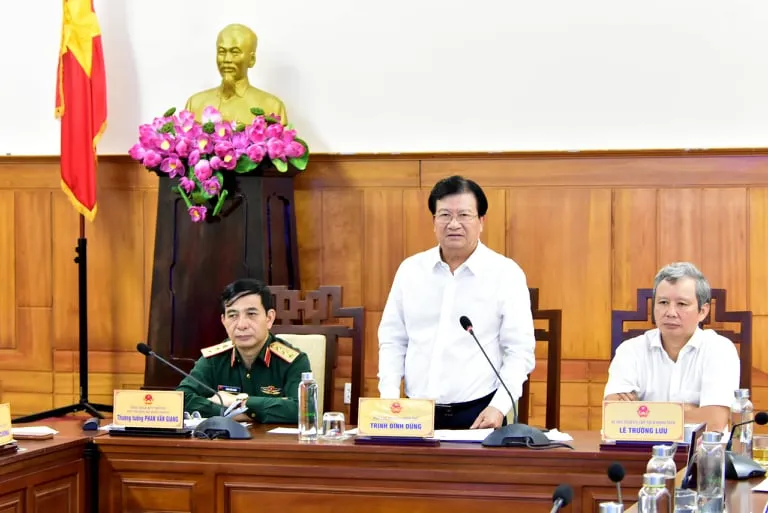 Huy động máy bay không người lái tìm kiếm 15 nạn nhân mất tích ở thủy điện Rào Trăng 3 ảnh 1