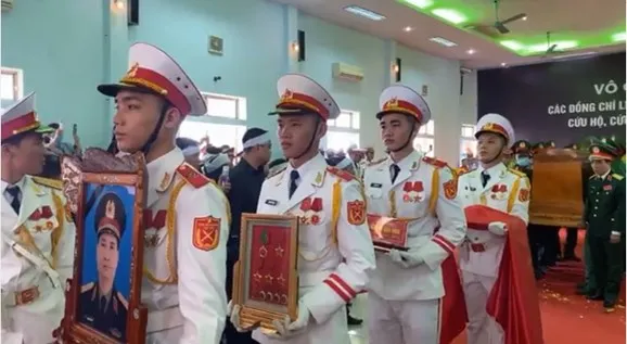 Xúc động lễ truy điệu 13 liệt sĩ hy sinh khi làm nhiệm vụ cứu nạn thủy điện Rào Trăng 3 ảnh 6