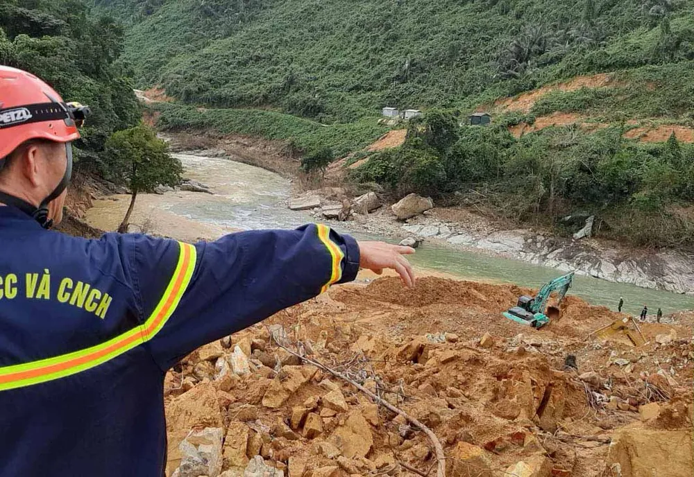 Ngưng toàn bộ hoạt động xây dựng tại công trình Nhà máy Thủy điện Rào Trăng 3 ảnh 1