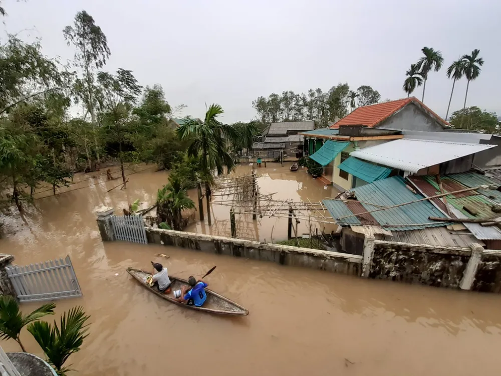 Nhiều khu dân cư Thừa Thiên – Huế trắng xóa trong lũ ảnh 7