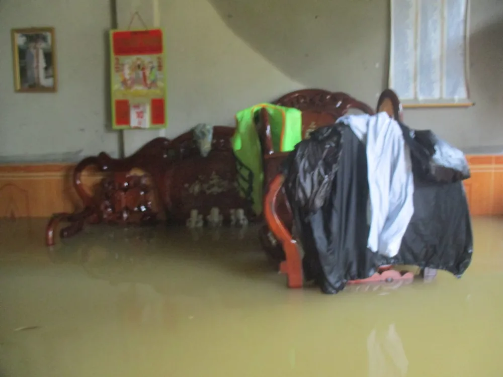 Nhiều khu dân cư Thừa Thiên – Huế trắng xóa trong lũ ảnh 13