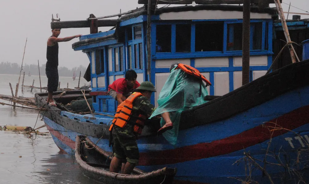 5 người thương vong trước khi bão số 13 đổ bộ ảnh 2