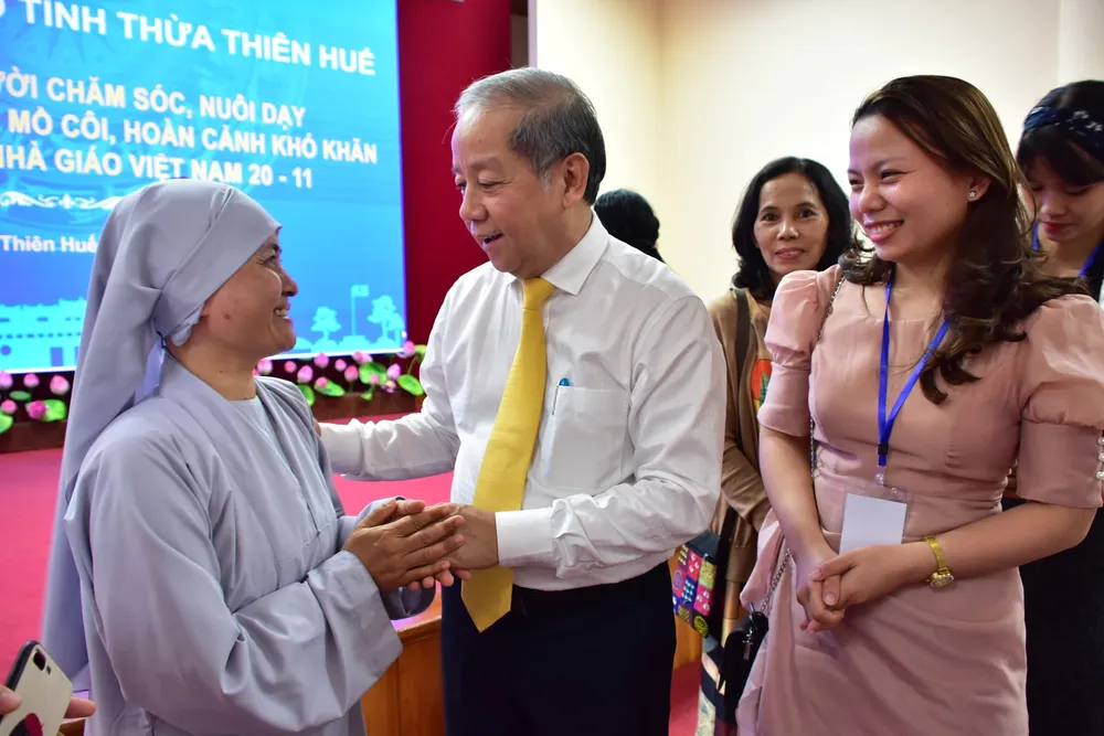 Thừa Thiên - Huế: Tri ân các thầy cô giáo đặc biệt ảnh 4