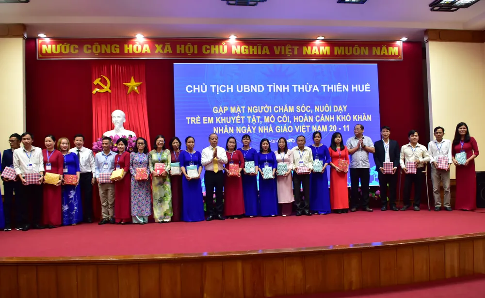 Thừa Thiên - Huế: Tri ân các thầy cô giáo đặc biệt ảnh 8