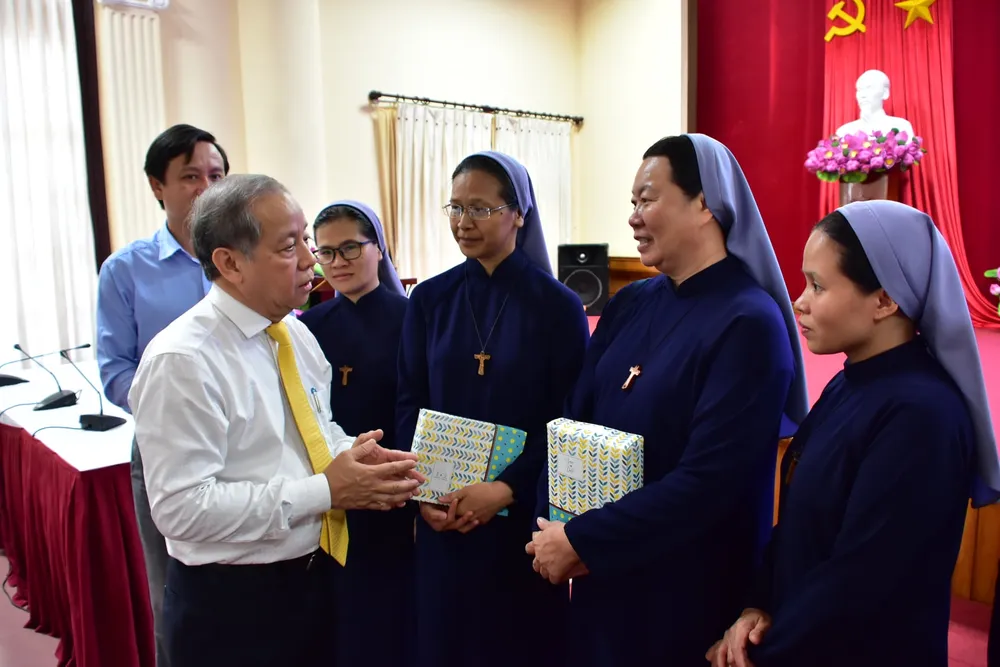 Thừa Thiên - Huế: Tri ân các thầy cô giáo đặc biệt ảnh 7