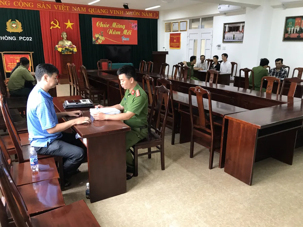 Công an đấu tranh với các đối tượng cá độ