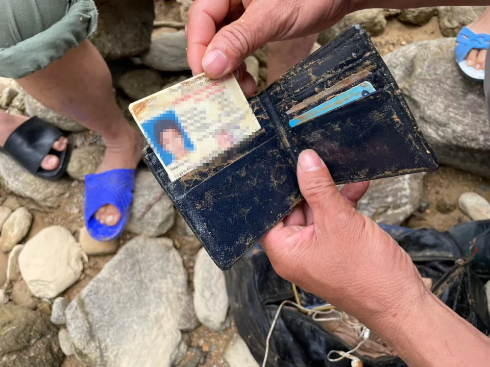 Huy động thêm máy múc tìm kiếm các nạn nhân mất tích tại Thủy điện Rào Trăng 3 ảnh 1