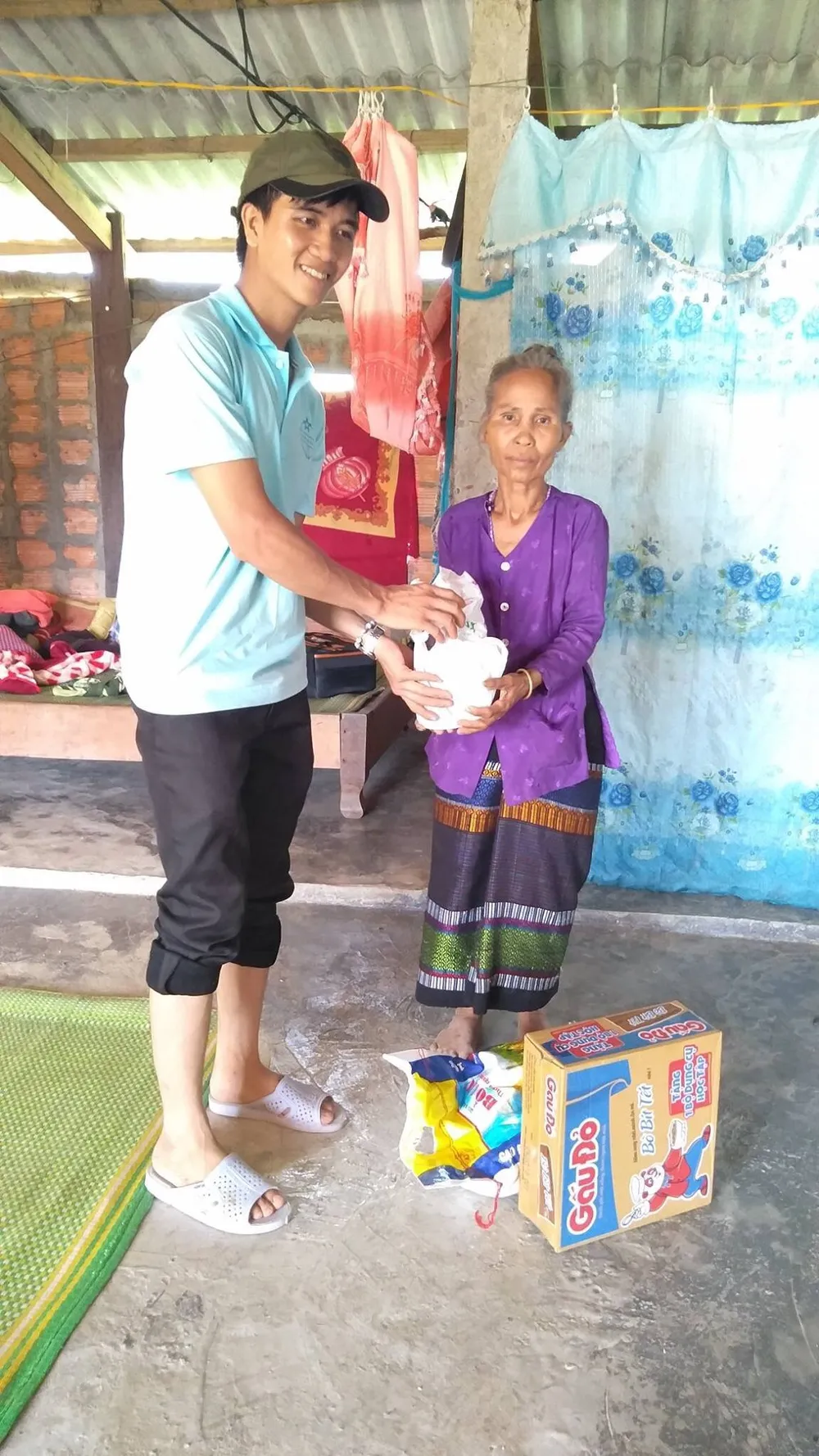 Đề nghị truy tặng Huân chương Dũng cảm cho sinh viên Nguyễn Văn Nhã ảnh 1