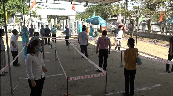 Thừa Thiên - Huế: Diễn tập bầu cử tại cụm dân cư cách ly chống dịch Covid-19  ảnh 3