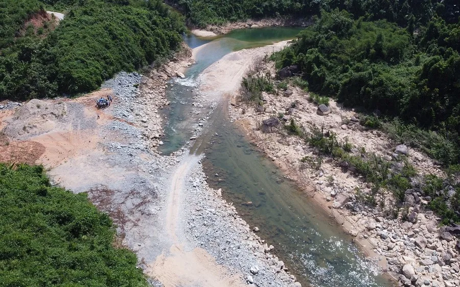 Tiếp tục tìm kiếm các nạn nhân mất tích tại Thủy điện Rào Trăng 3  ảnh 2