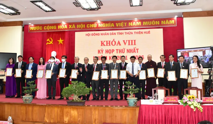 Ông Lê Trường Lưu tái đắc cử Chủ tịch HĐND tỉnh Thừa Thiên - Huế khóa VIII nhiệm kỳ 2021 - 2026 ảnh 3