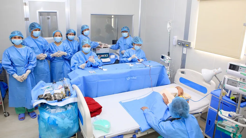 10 bệnh nhi ung thư “hồi sinh” nhờ ghép tế bào gốc tự thân  ảnh 4