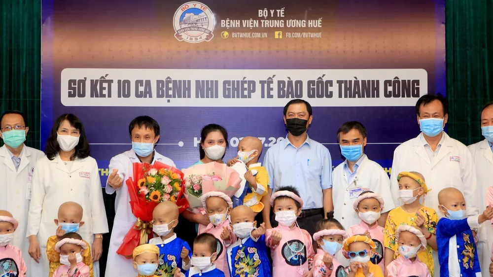 10 bệnh nhi ung thư “hồi sinh” nhờ ghép tế bào gốc tự thân  ảnh 1