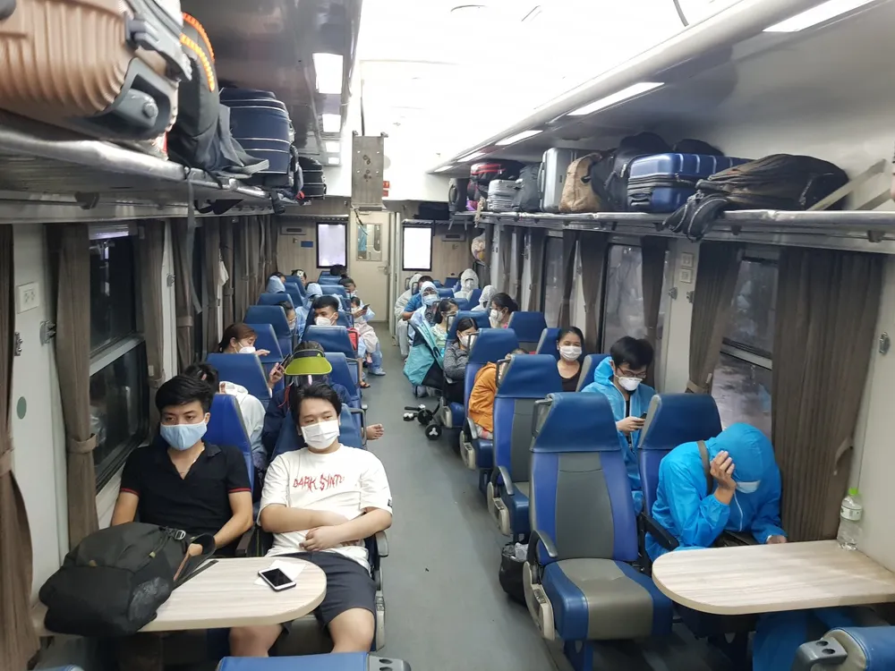 Tổ chức chạy thêm nhiều đoàn tàu đưa bà con miền Trung từ TPHCM về quê