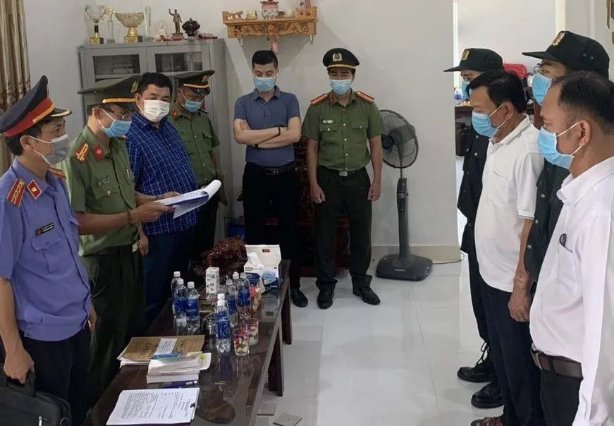 Bắt Giám đốc và Phó Giám đốc Cảng hàng không quốc tế Phú Bài ảnh 1